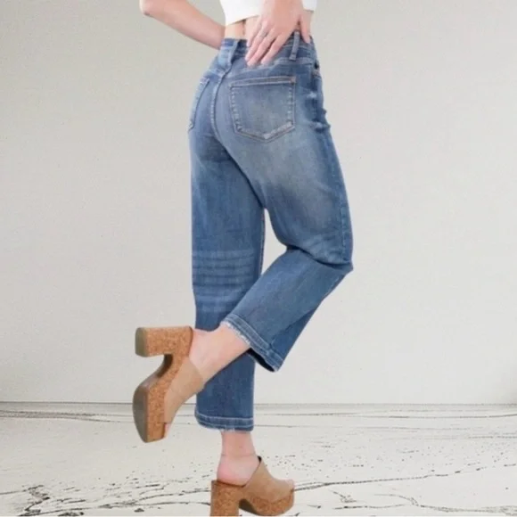 JUDY BLUE | Women Vintage Wash Blue High Waist Wide Leg Crop Denim Jean size 14W - Picture 1 of 15